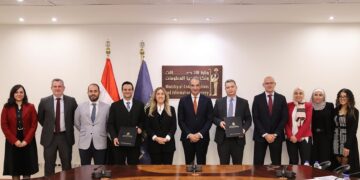 الاتصالات وشركة "فاوندفر" توقعان مذكرة تفاهم لتوفير 5 آلاف فرصة عمل جديدة باستثمار 65 مليون يورو